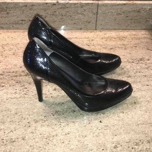 Like New Black Snakeskin Bandolino Heels Size 8
